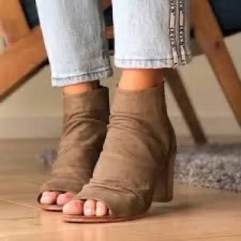 Free People Clearwater Peep-Toe Ankle Boots ✨NYE CLOSET SALE - UP TO 30% OFF✨